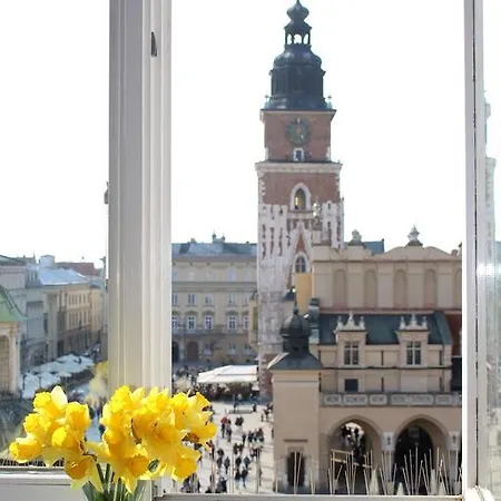 Apartment Market Square *