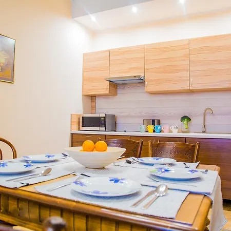 Market Square Apartment
