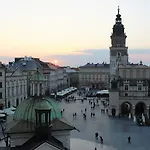 Market Square *